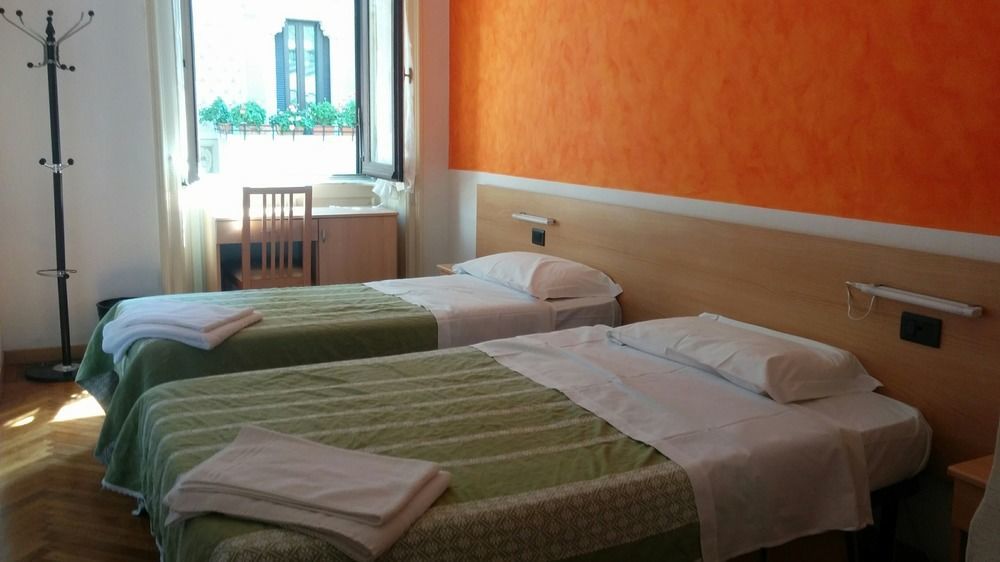 Adam'S House Hostel มิลาน ภายนอก รูปภาพ