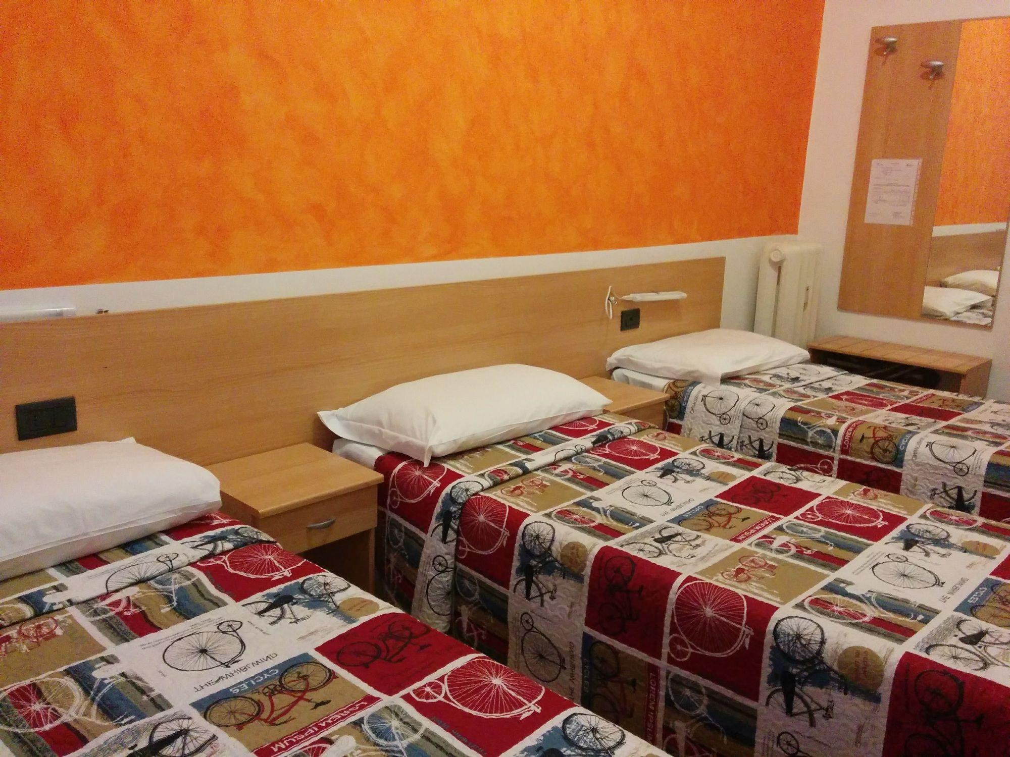 Adam'S House Hostel มิลาน ภายนอก รูปภาพ